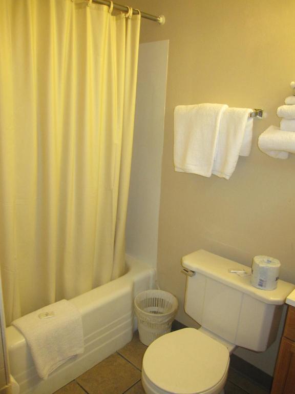 Swiss Cottage Inn Niagara Falls Exterior photo